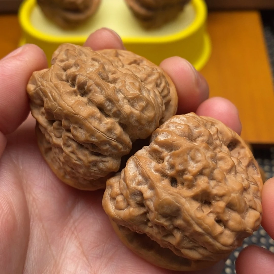 文玩核桃吊坠边40左右
