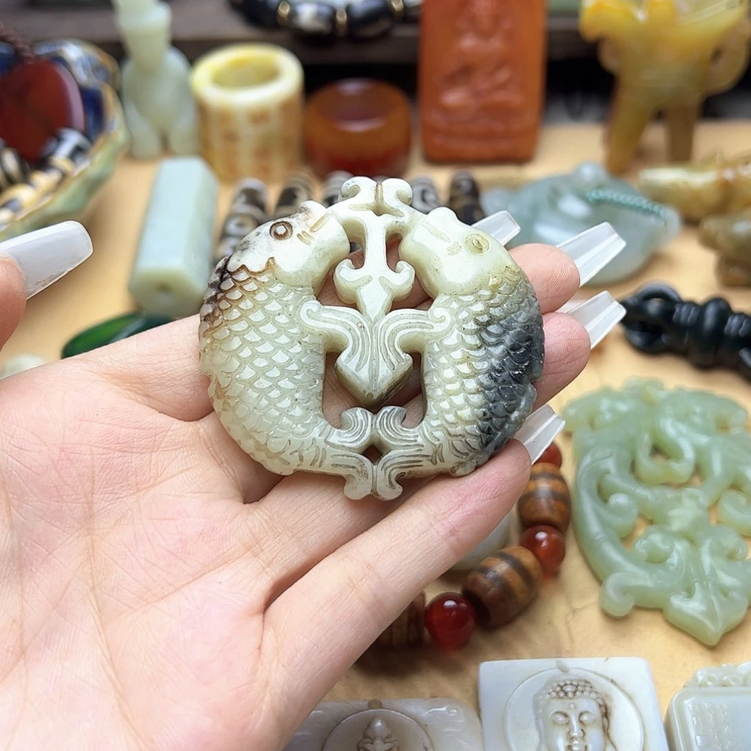 蛇纹石玉未镶嵌颈饰