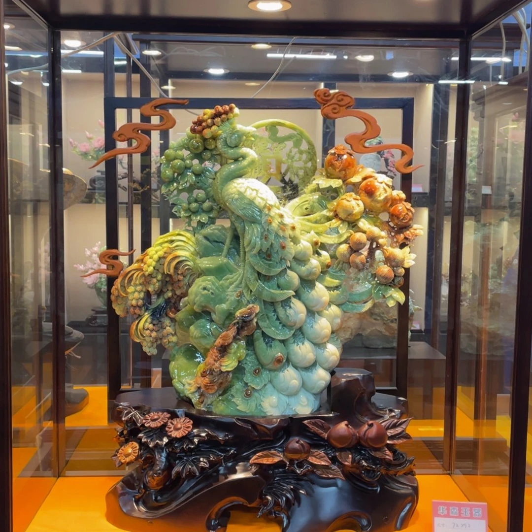 蛇纹石玉未镶嵌摆件