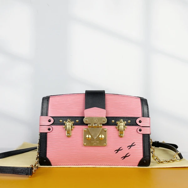 妃鱼/路易威登/95新/包包/市场价24200/250119RN0009