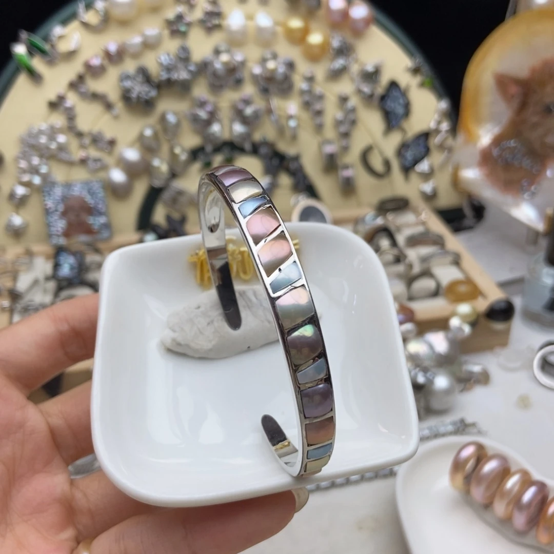 淡水珍珠钛钢画框炫彩淡水珍珠贵妃手镯