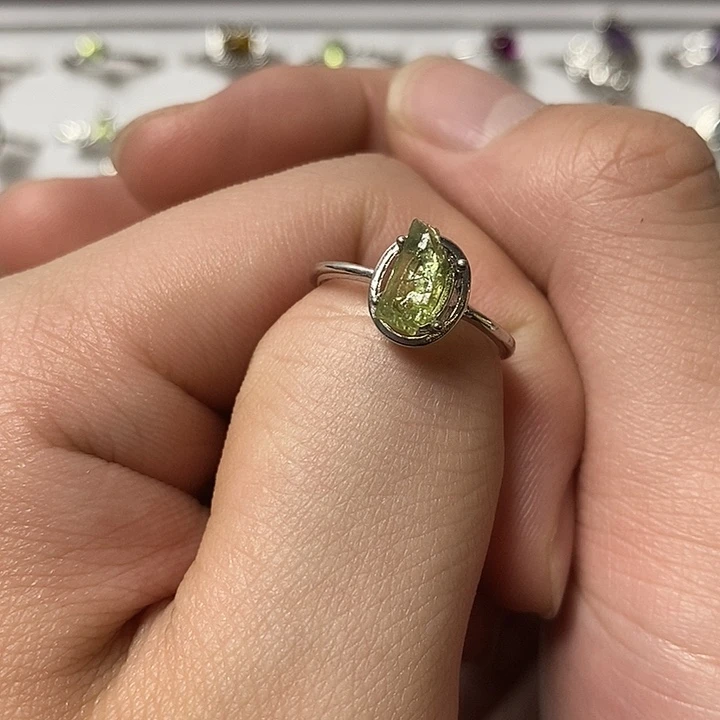 水晶戒指未镶嵌碧玺