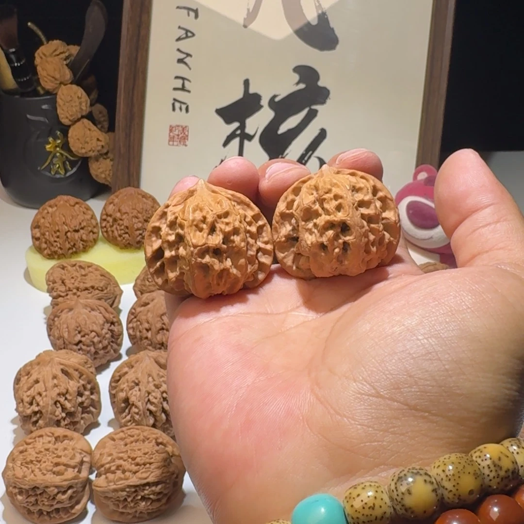 吊坠文玩核桃40尺寸梨木台