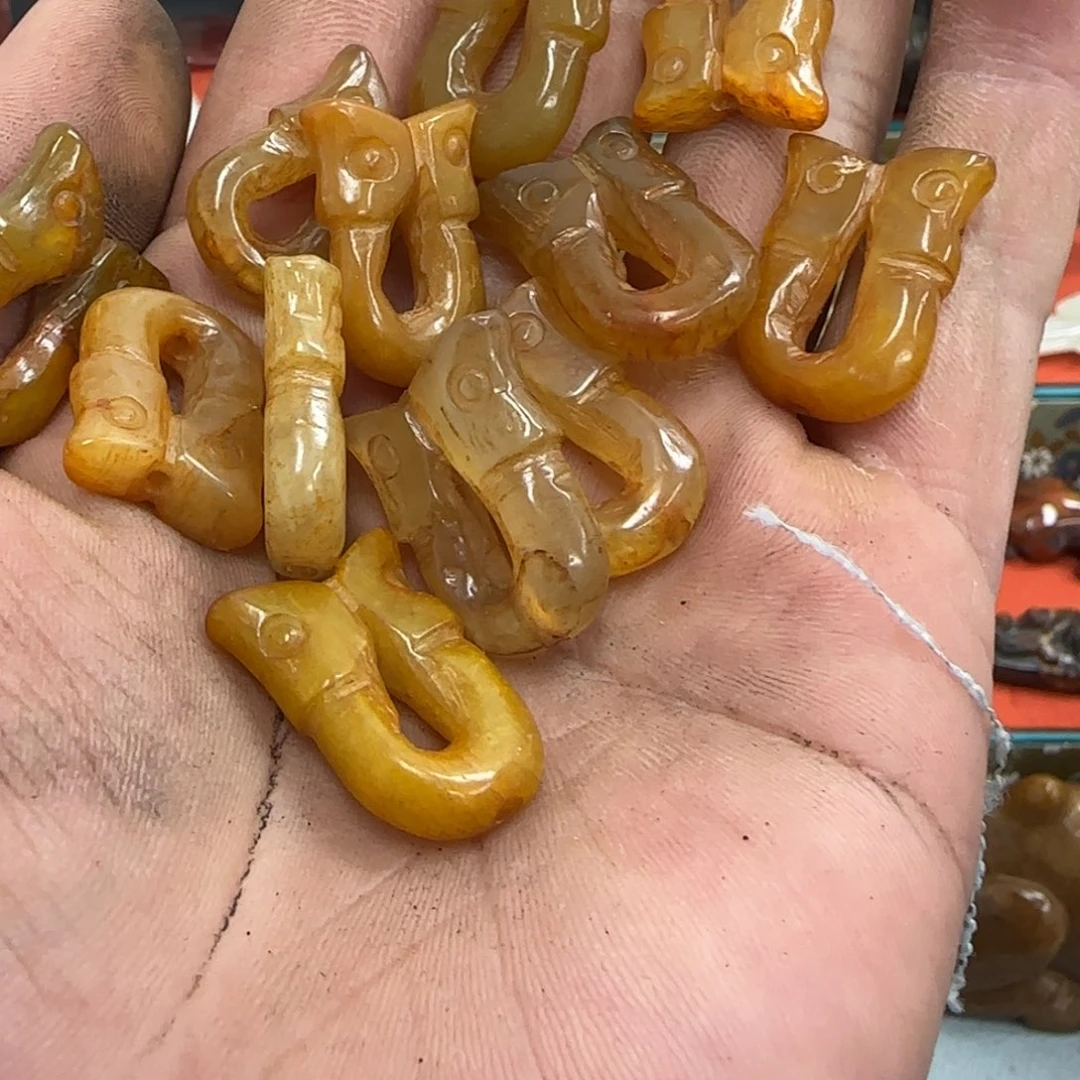 未镶嵌和田玉（糖玉）珠宝奇石