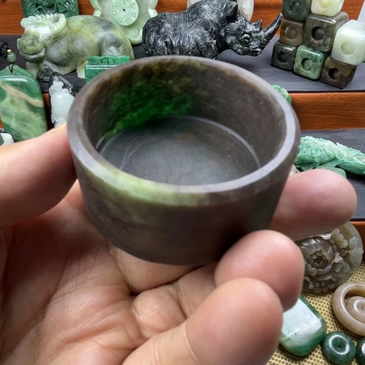独山玉未镶嵌珠宝半成品