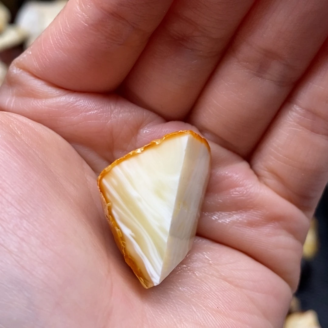 定制琥珀未镶嵌蜜蜡