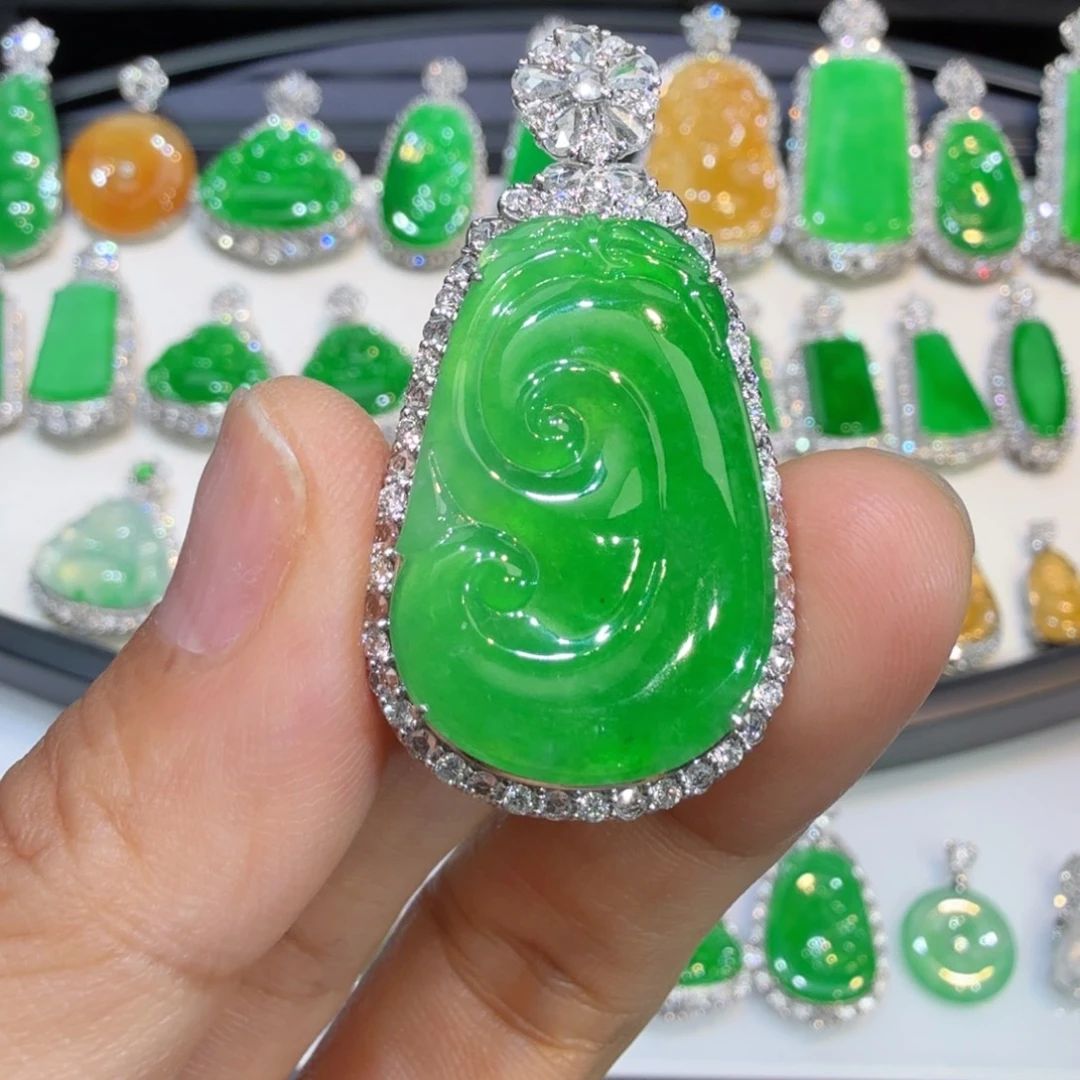 翡翠18K金镶嵌颈饰收到货48小时鉴赏期