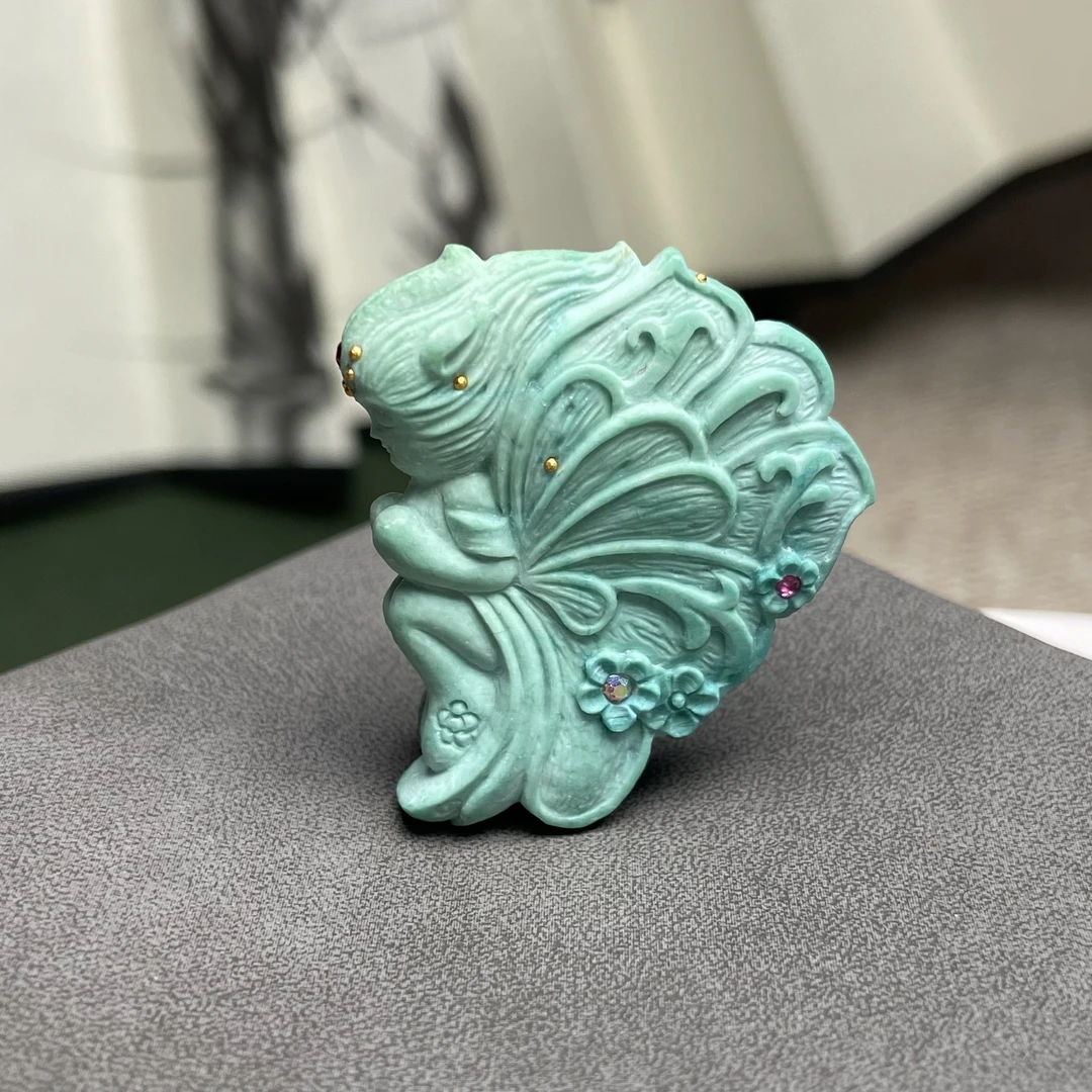 玉小满原矿绿松石柔光蝴蝶仙子吊坠