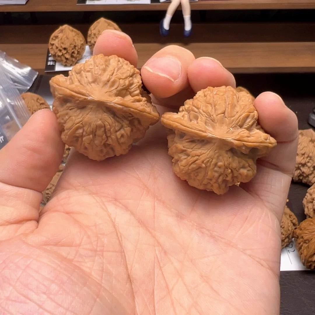 三***哟文玩核桃把件龙洞裕40