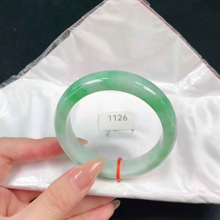 翡翠手镯未镶嵌天然翡翠手镯04