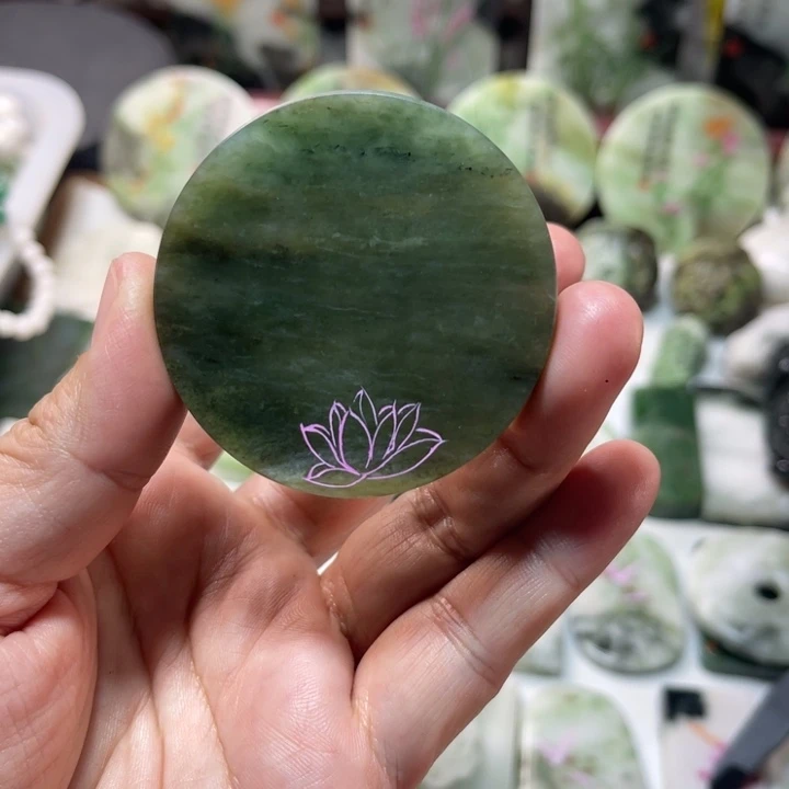 独山玉未镶嵌颈饰