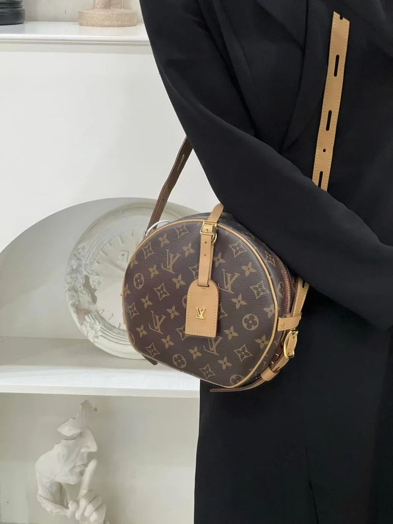 99新 LouisVuitton/路易威登 lv 大软饼 斜挎包/优品