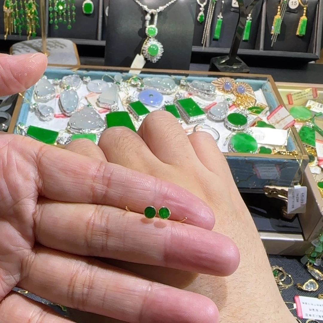 翡翠18K金镶嵌颈饰耳钉