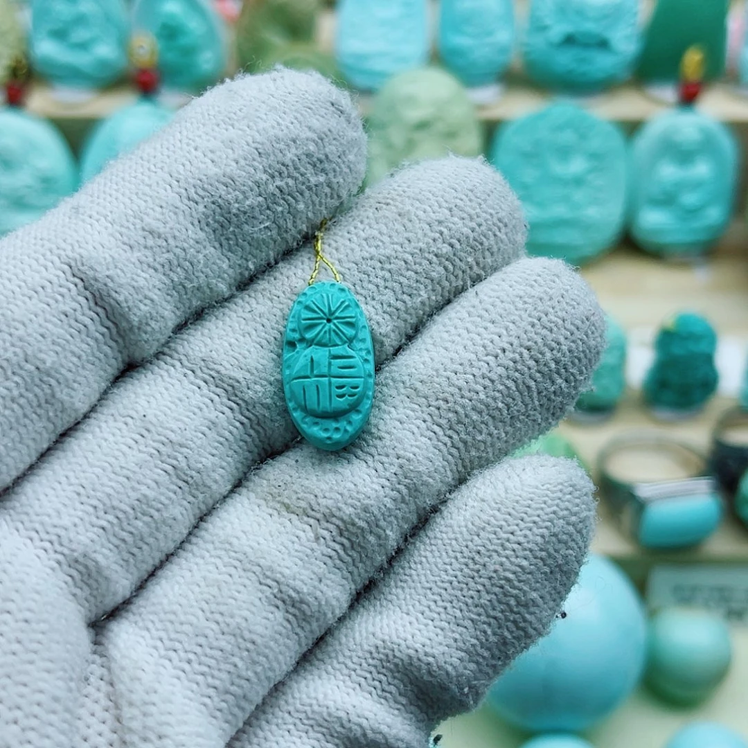 绿松石未镶嵌珠宝奇石