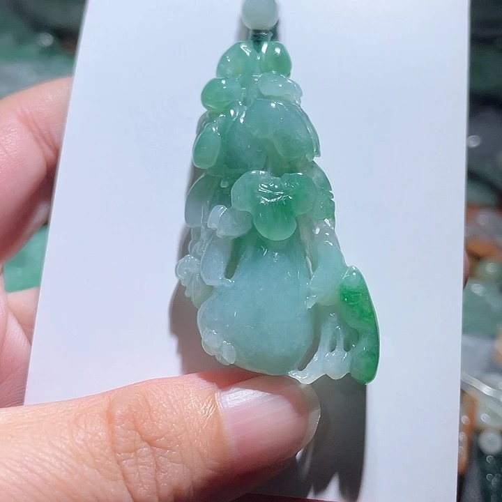 颈饰未镶嵌翡翠天