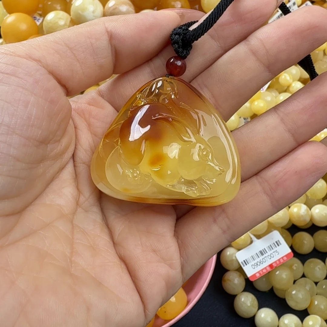 琥珀未镶嵌珠宝奇石
