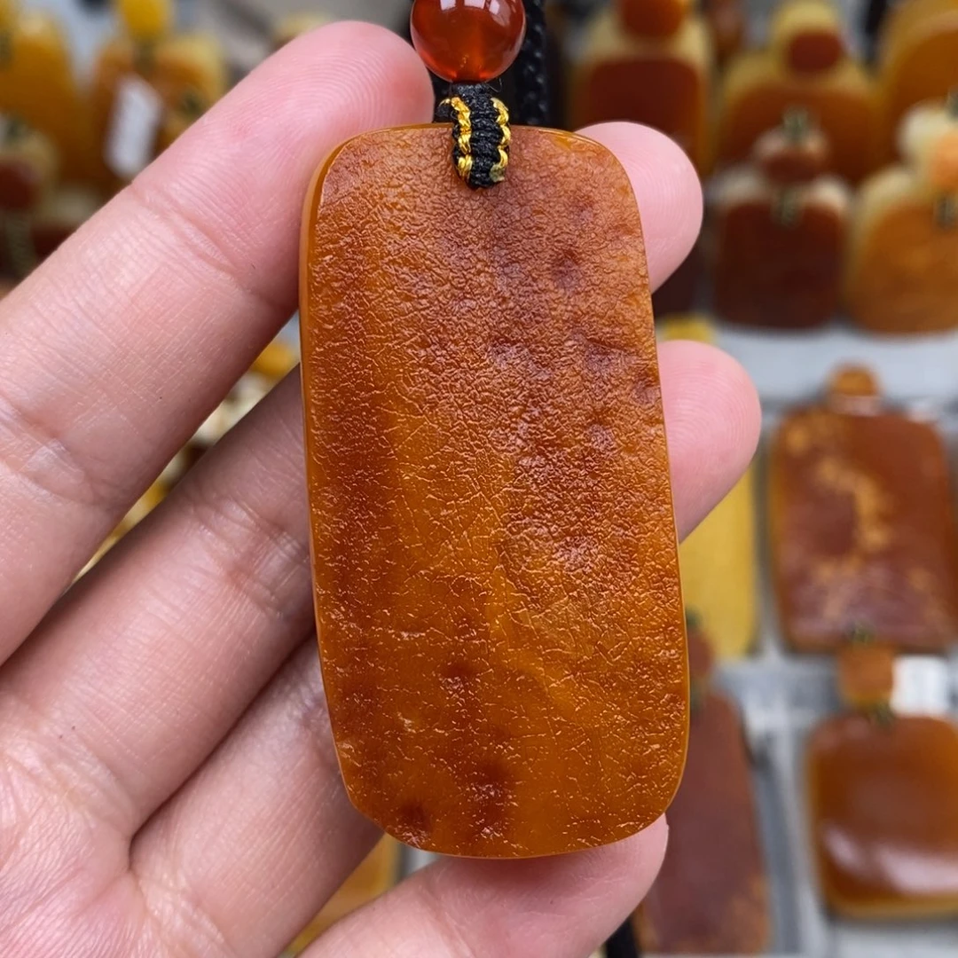 未镶嵌琥珀珠宝奇石