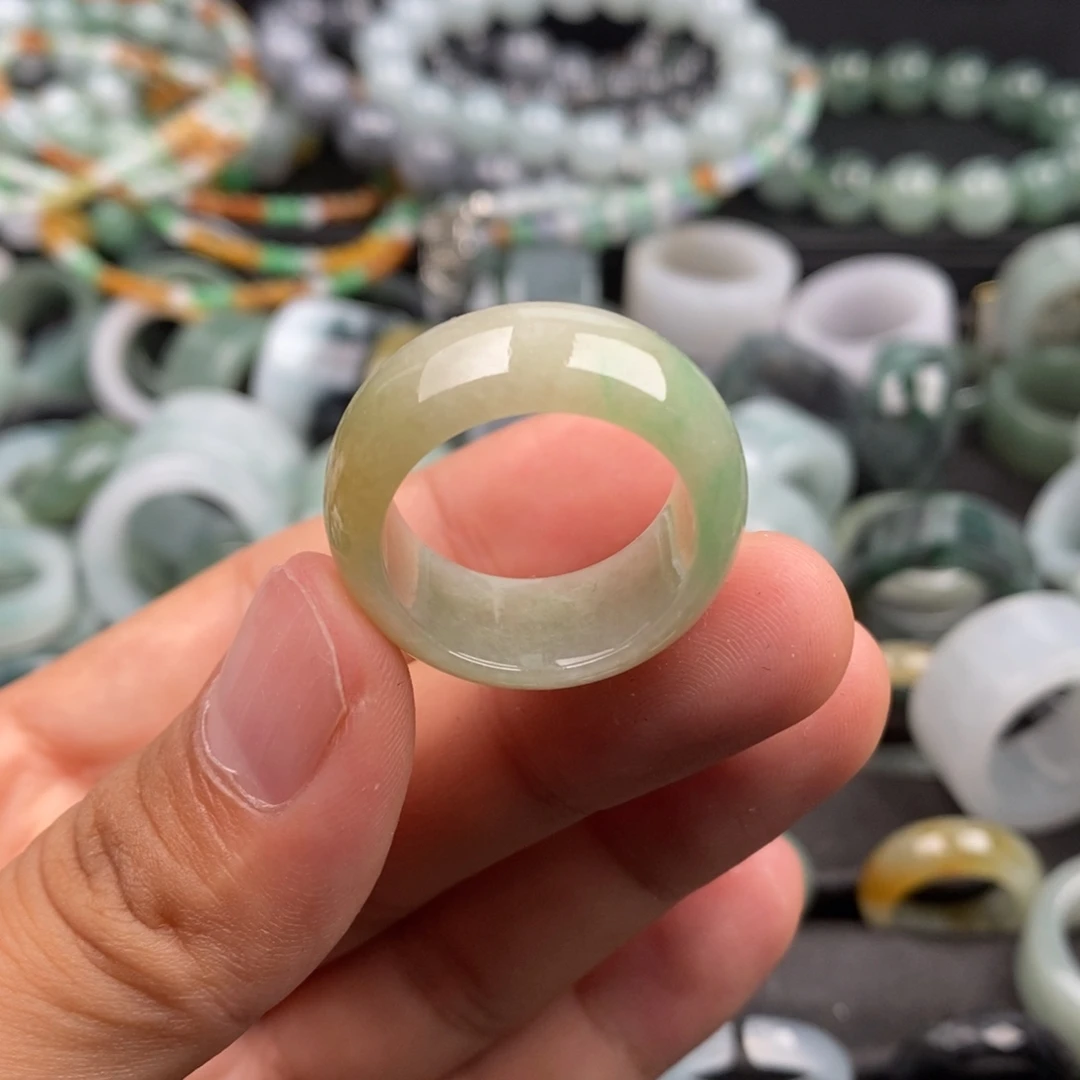 翡翠未镶嵌戒指翡翠7