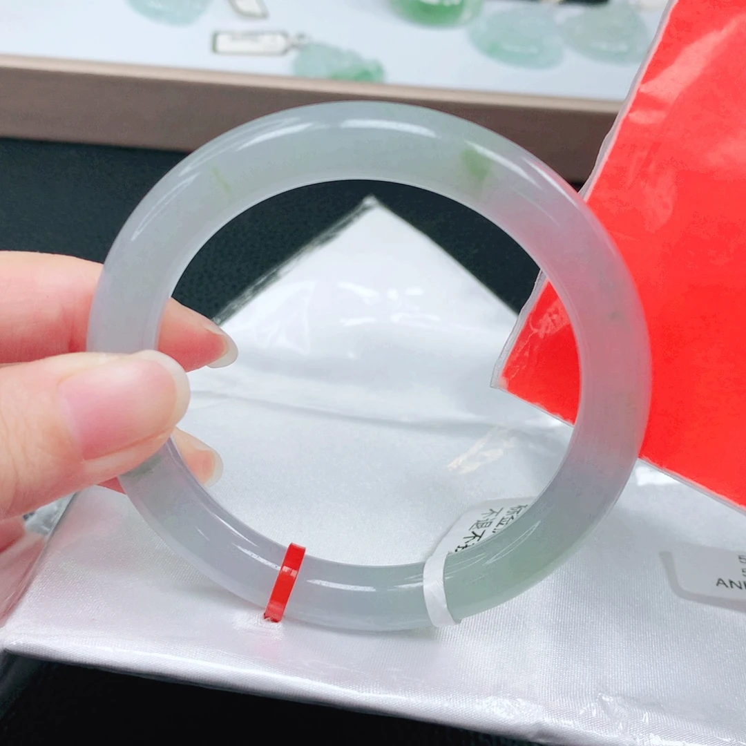 翡翠未镶嵌手镯57圈