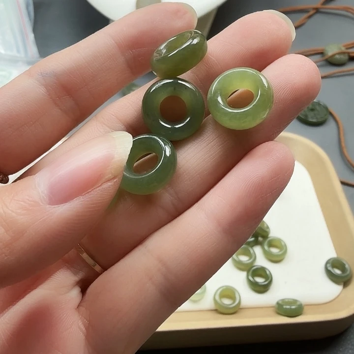 和田玉未镶嵌颈饰2