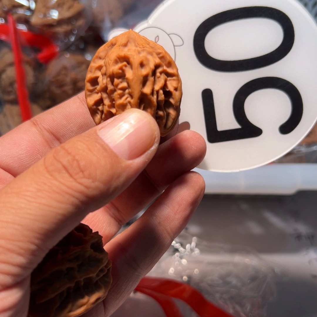 贝***中文玩核桃，白色50号