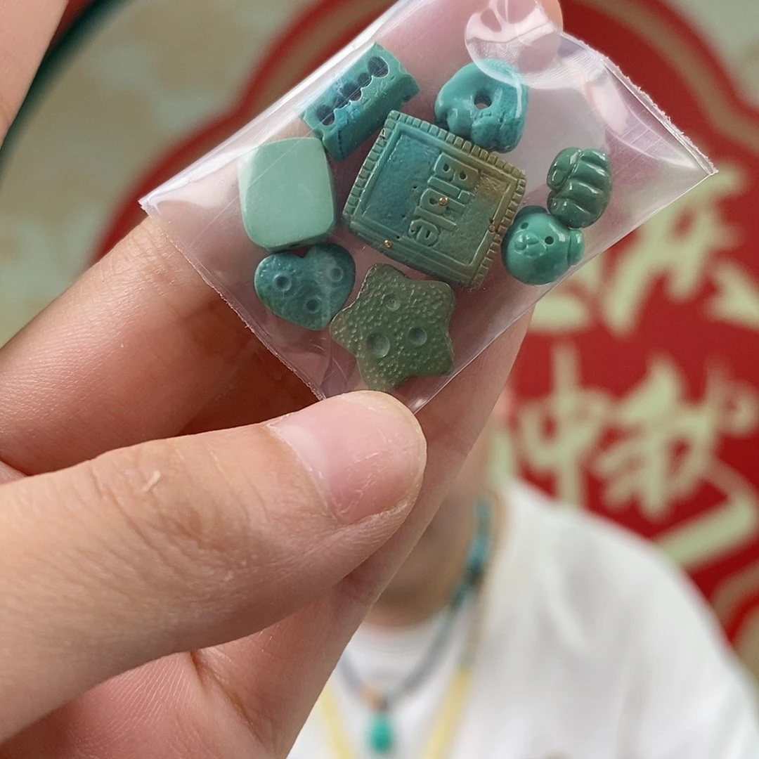 绿松石未镶嵌珠宝奇石