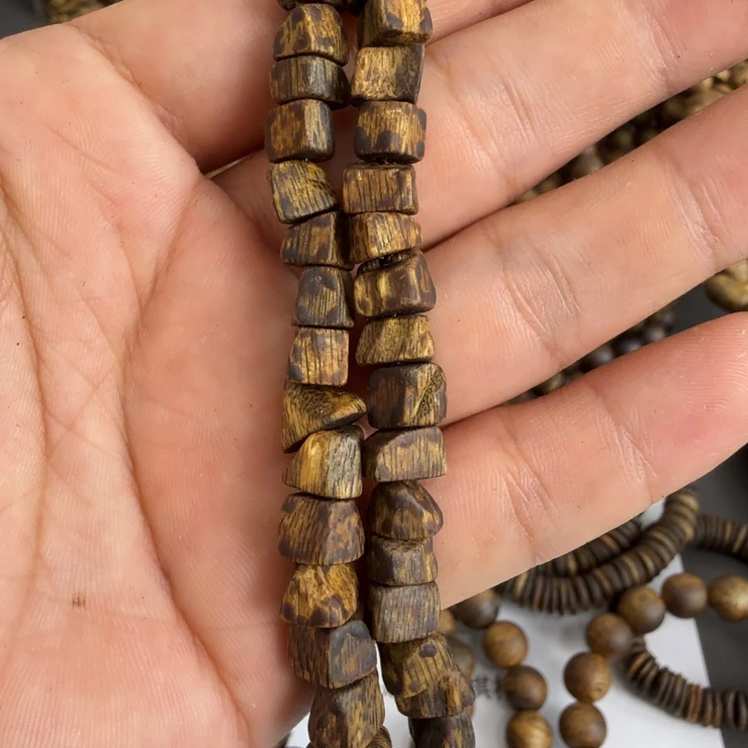 沉香碎屑沉香沉香绿棋车挂