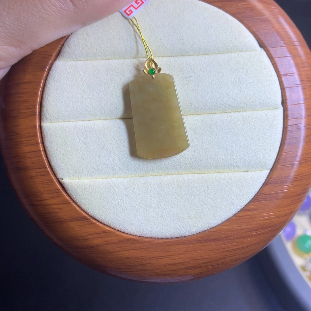 颈饰18K金镶嵌翡翠天然