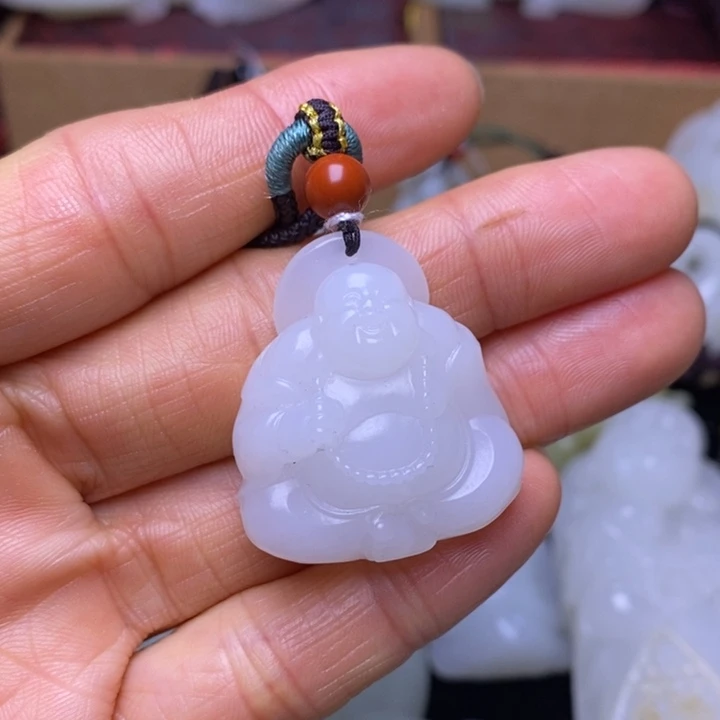 和田玉未镶嵌把件