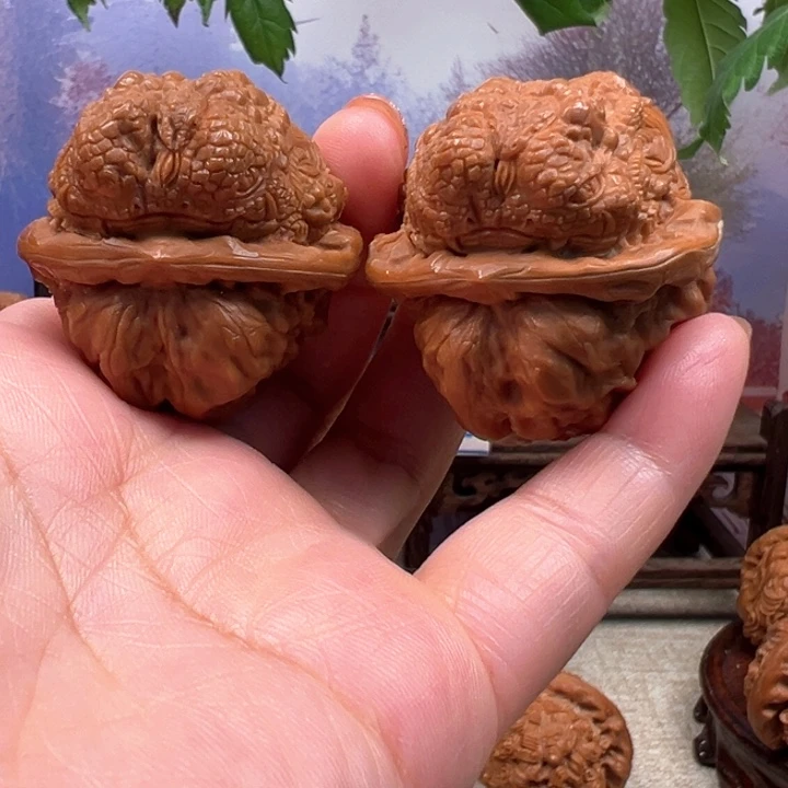 蛤蟆头蛇蟾核桃雕刻
