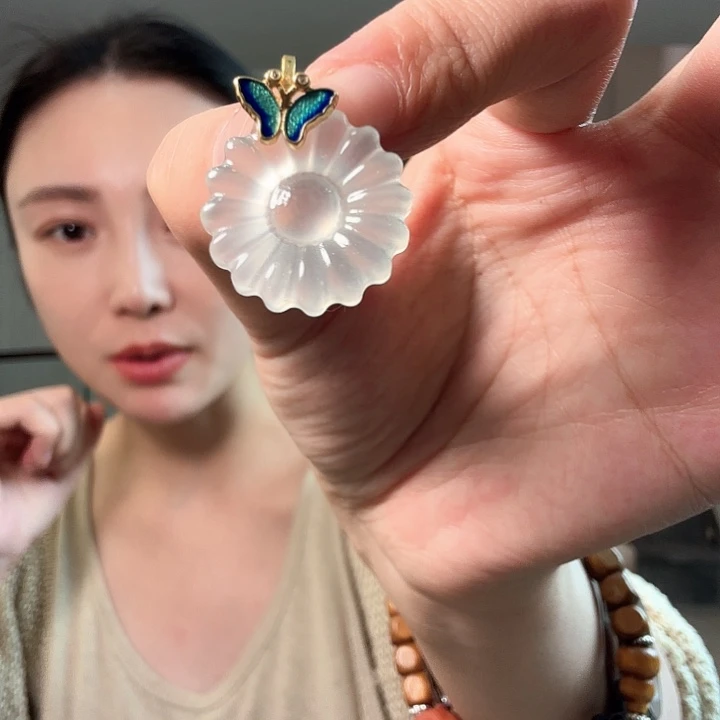 豆****未镶嵌蛇纹石玉颈饰