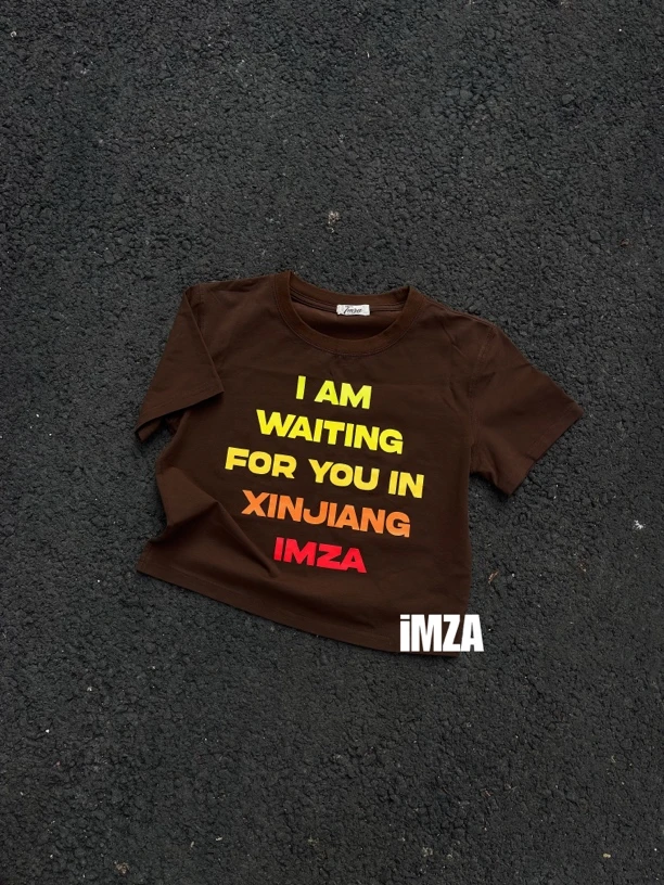 iMZA•我在新疆等你’女款紧身短款短袖圆领复古纯棉印花T恤
