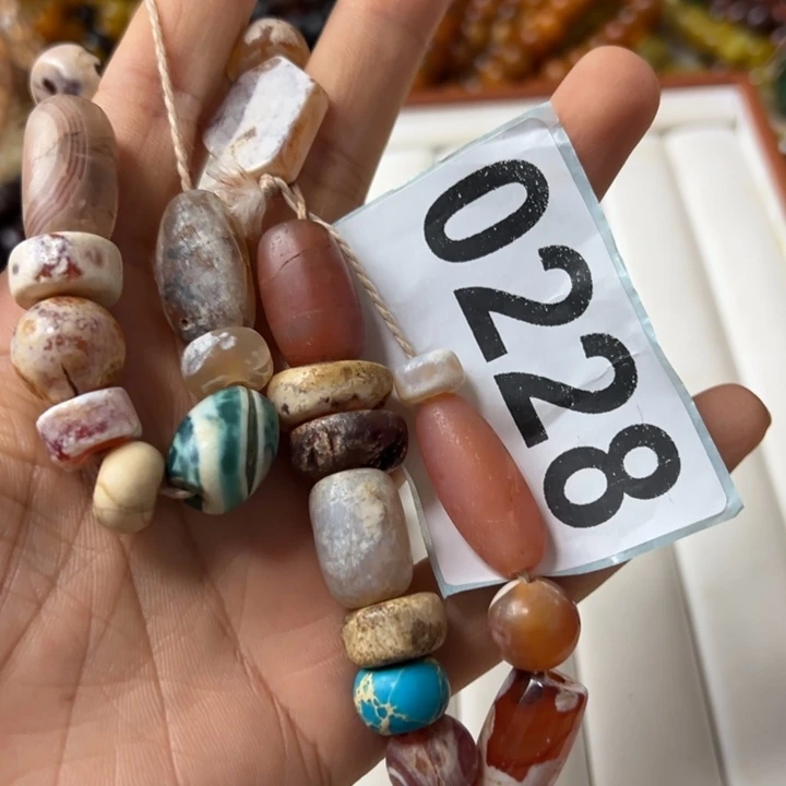 胜***哥玛瑙/玉髓颈饰未镶嵌