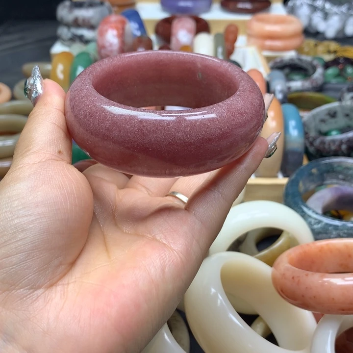 未镶嵌手镯石英质玉?**?