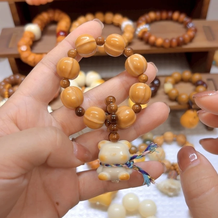 星月菩提手串猴头鲨鱼背手捻库克小熊象牙果