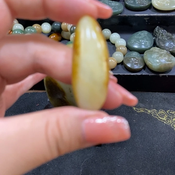 未镶嵌和田玉（糖玉）挂件