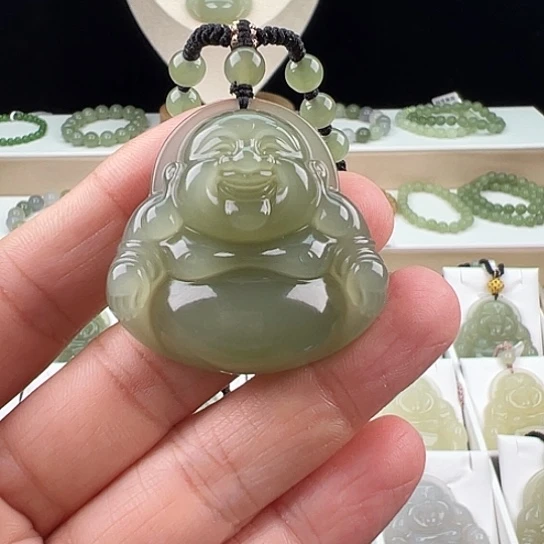 和田玉未镶嵌颈饰繁*花