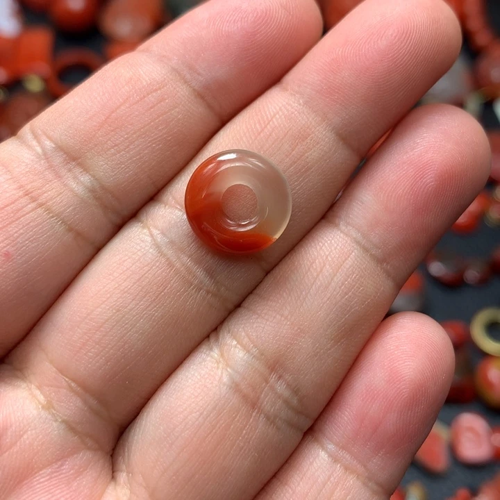 南红玛瑙未镶嵌颈饰
