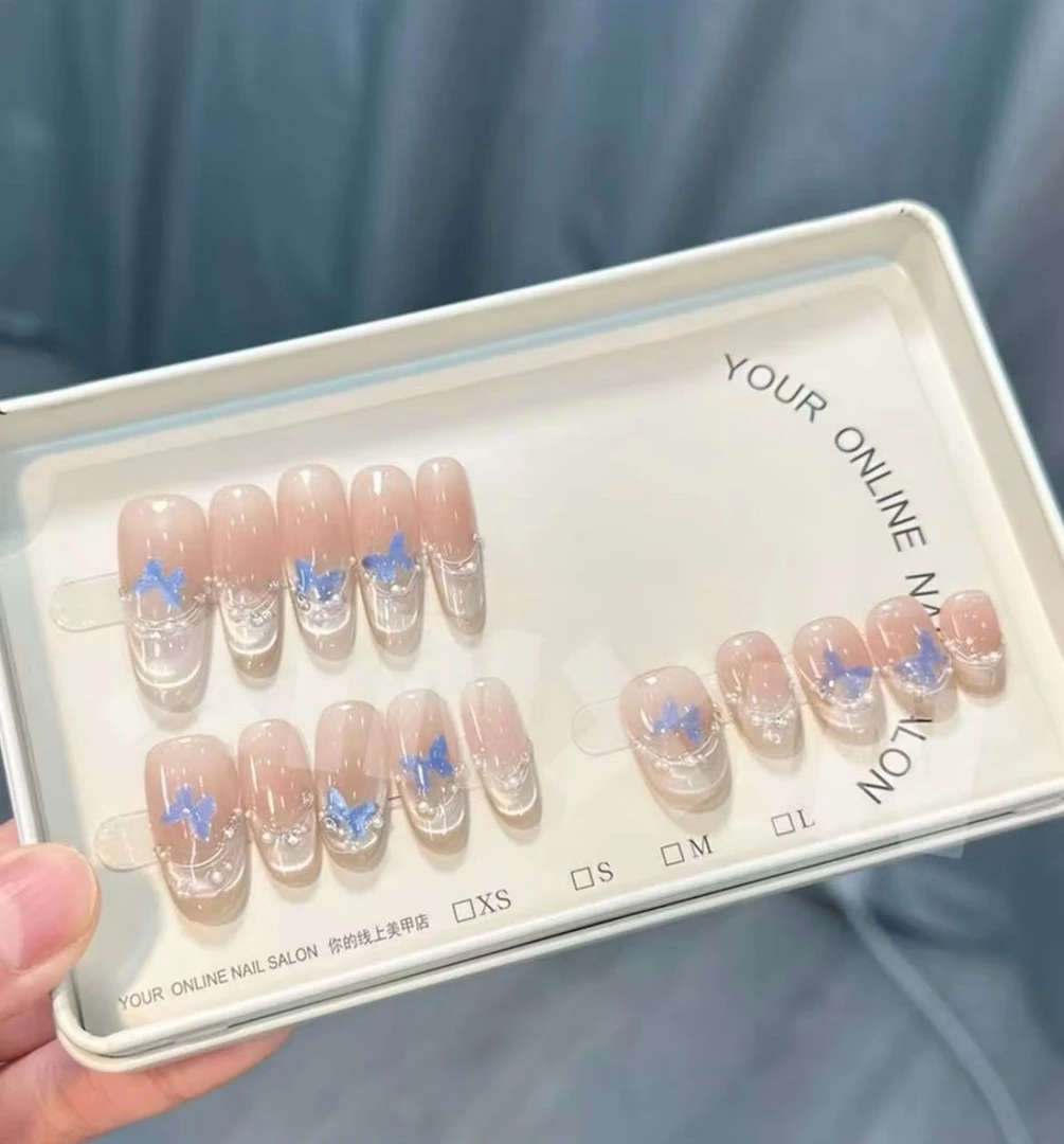 【猫眼蝴蝶】2025爆款纯手工穿戴甲冰蓝渐变清冷感气质显白美甲夏季