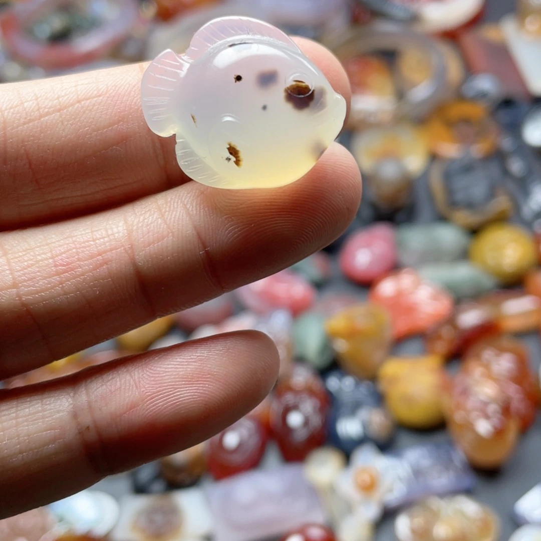 玛瑙/玉髓未镶嵌颈饰