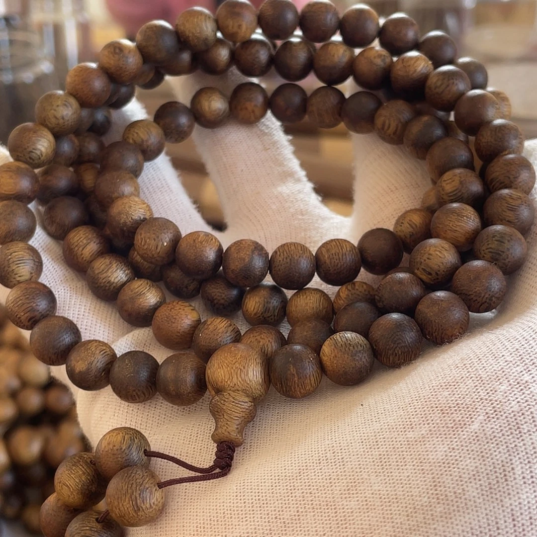 沉香手串莺歌绿棋楠9mm多圈37克