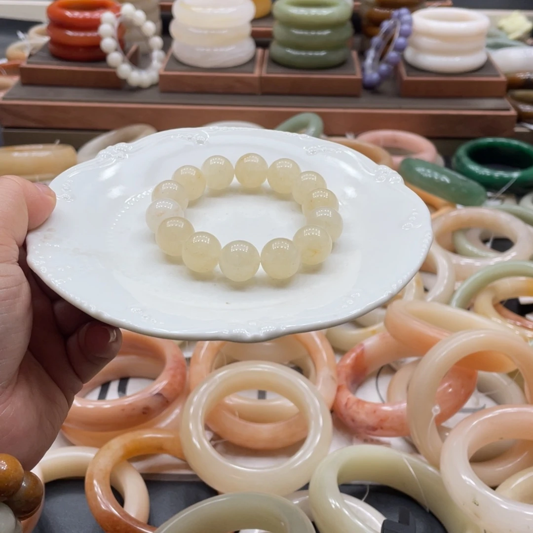 未镶嵌手镯石英质玉