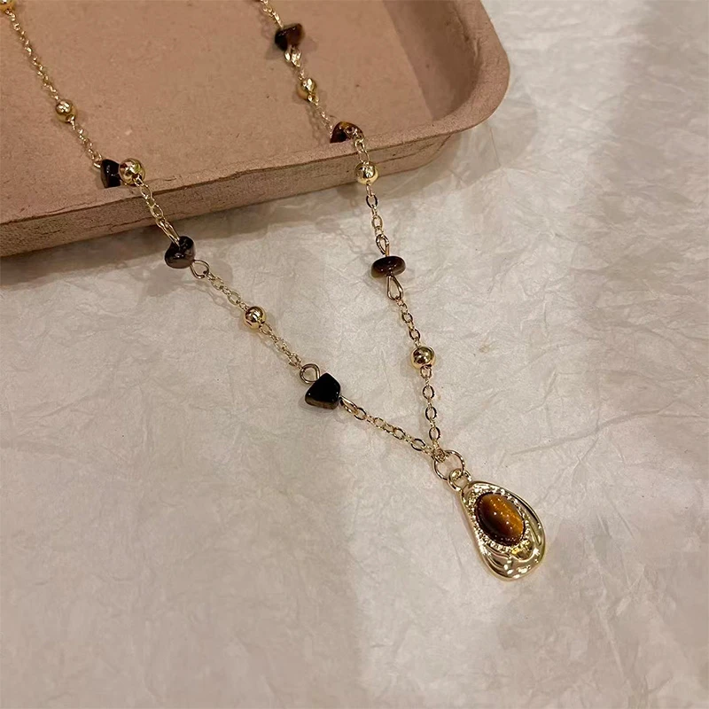 铜合金项链 美拉德牛油果吊坠锁骨链女复古高级感轻奢毛衣链7072