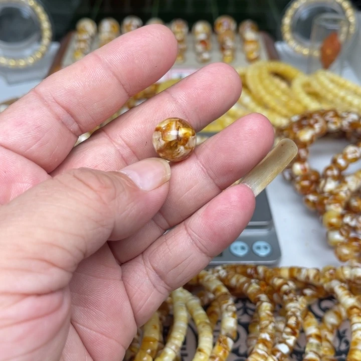 琥珀未镶嵌裸石35号