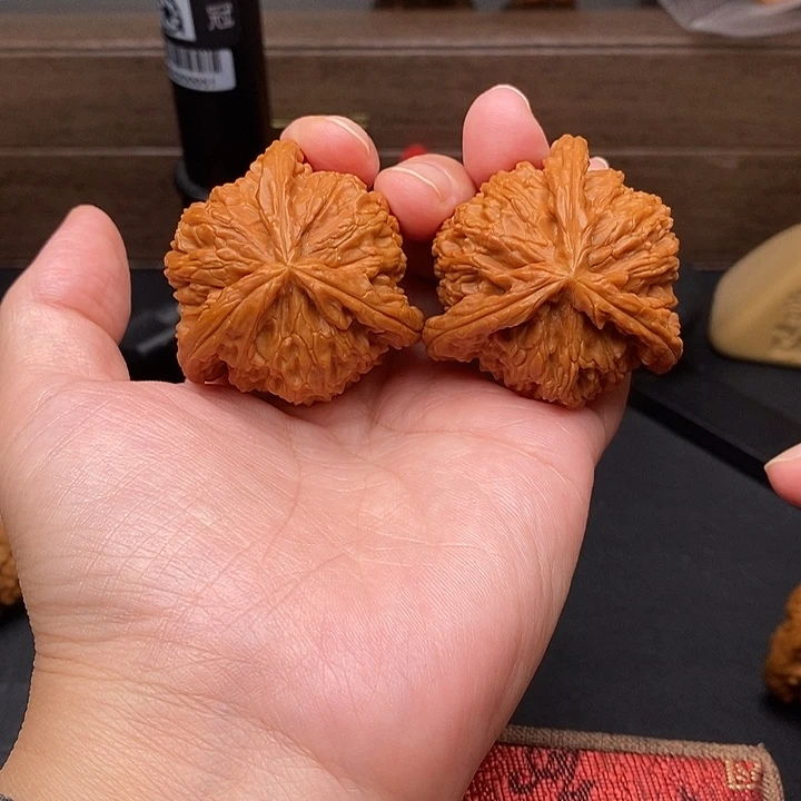 拼***文玩核桃把件白奔