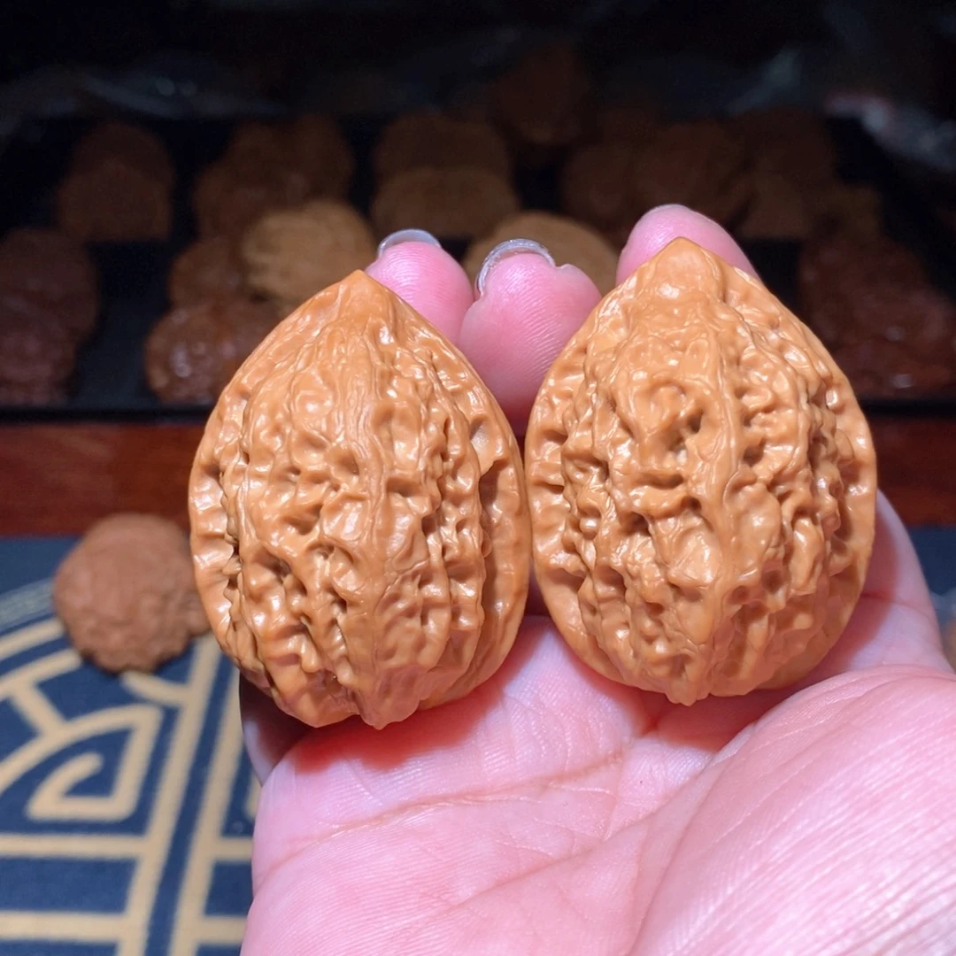 倔***子文玩核桃把件沈鸡