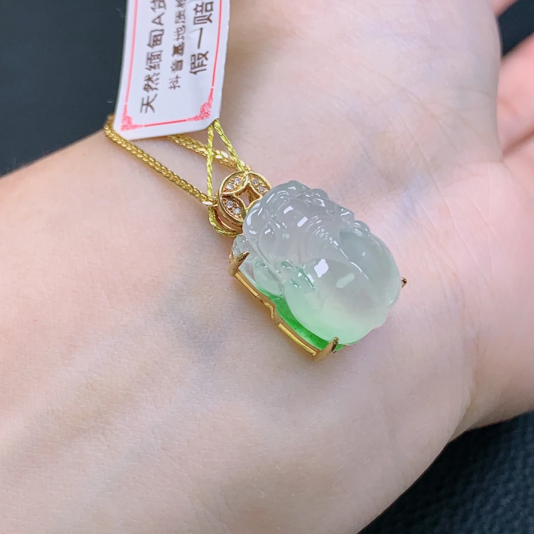天然缅甸A货翡翠冰种飘阳绿貔貅吊坠女士精品时尚好料子
