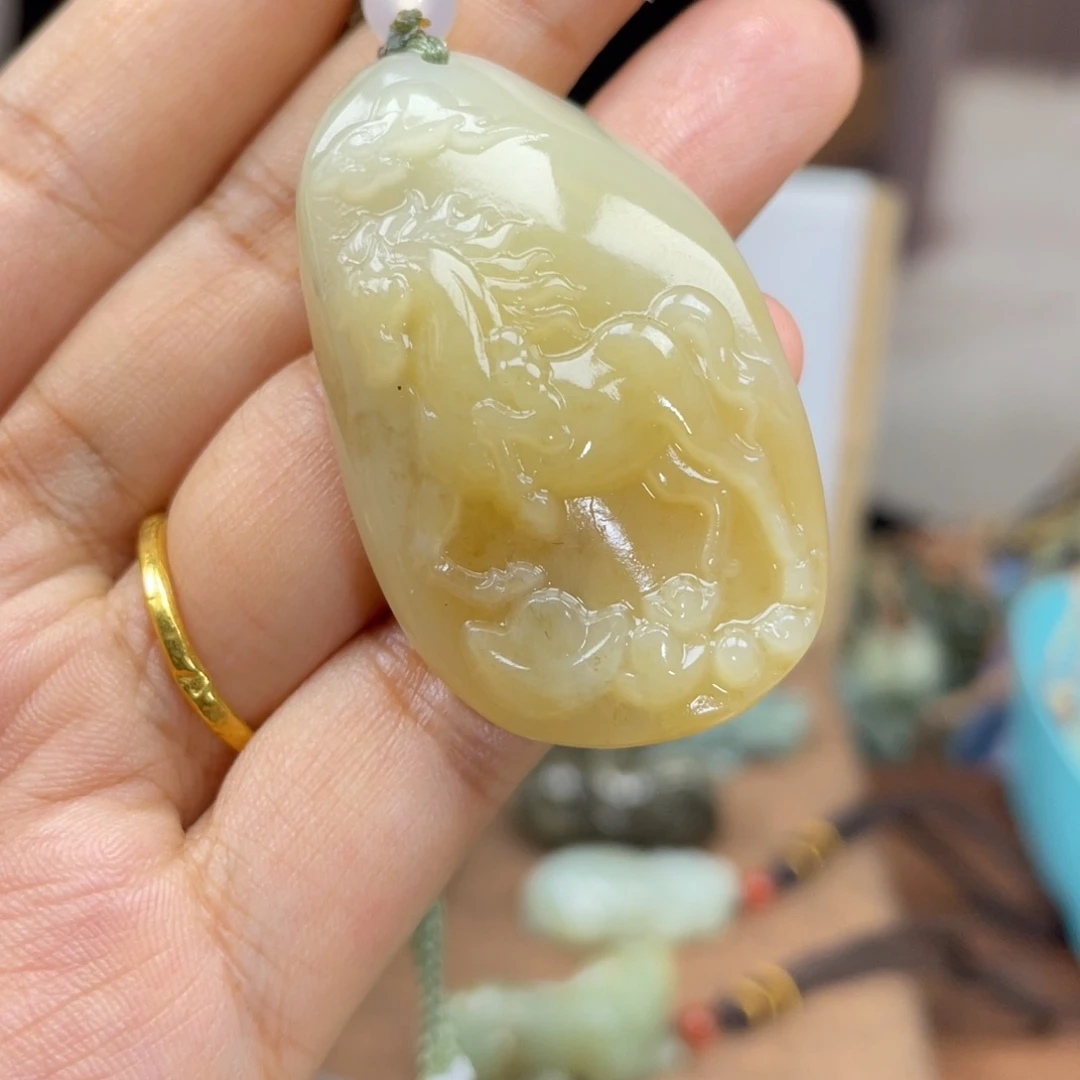 和田玉未镶嵌颈饰珍*