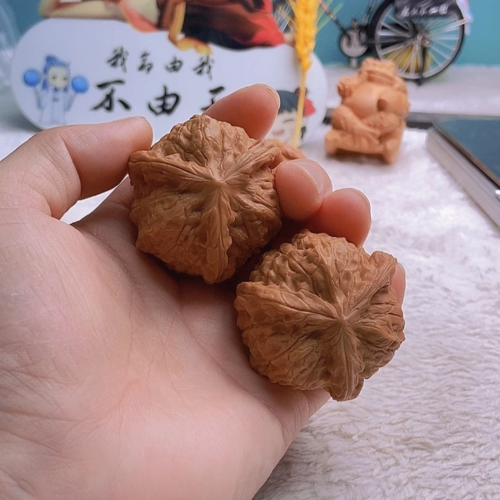 把件文玩核桃凯三棱