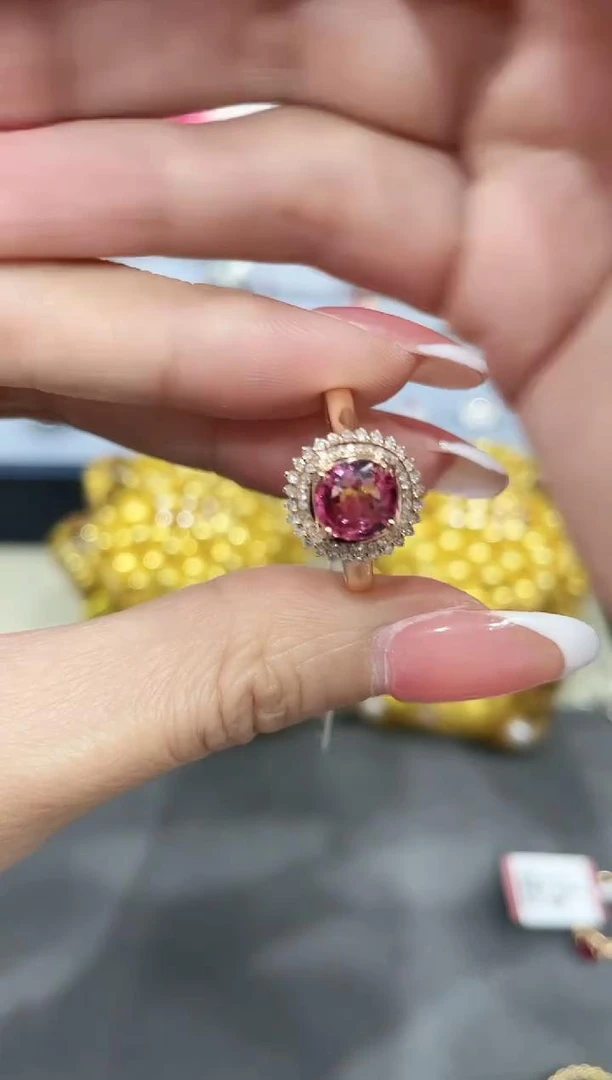 18K金镶嵌碧玺戒指